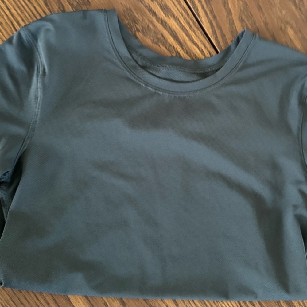 Lululemon Athletica Green Short Sleeve Tee